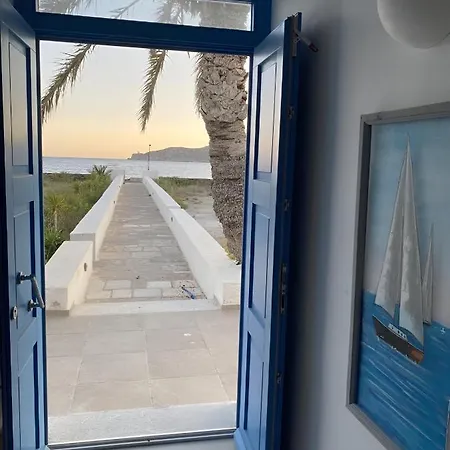 ヴィラ On The Beach, Sarpakis Tzamaria