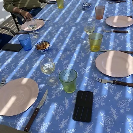 ヴィラ On The Beach, Sarpakis *