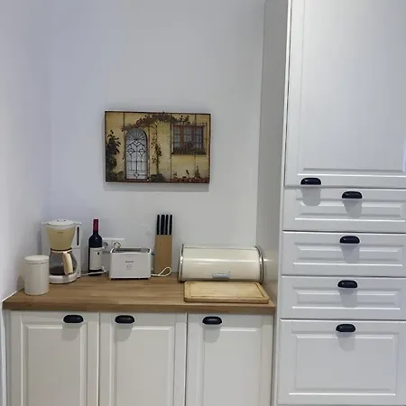 ヴィラ On The Beach, Sarpakis