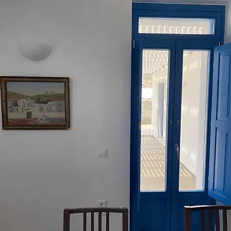 Villa On The Beach, Sarpakis