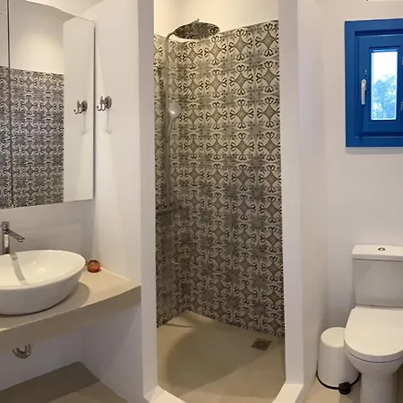 ヴィラ On The Beach, Sarpakis *