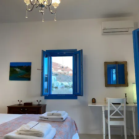 ヴィラ On The Beach, Sarpakis *