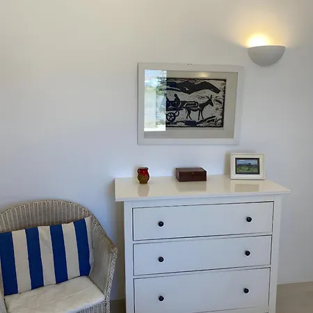 On The Beach, Sarpakis ヴィラ