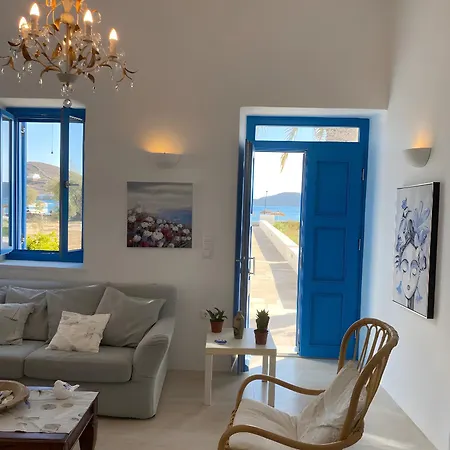 ヴィラ On The Beach, Sarpakis