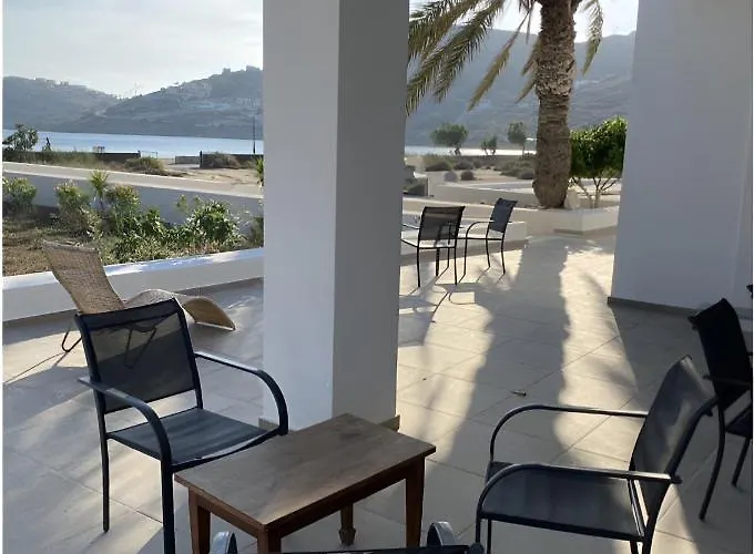 On The Beach, Sarpakis