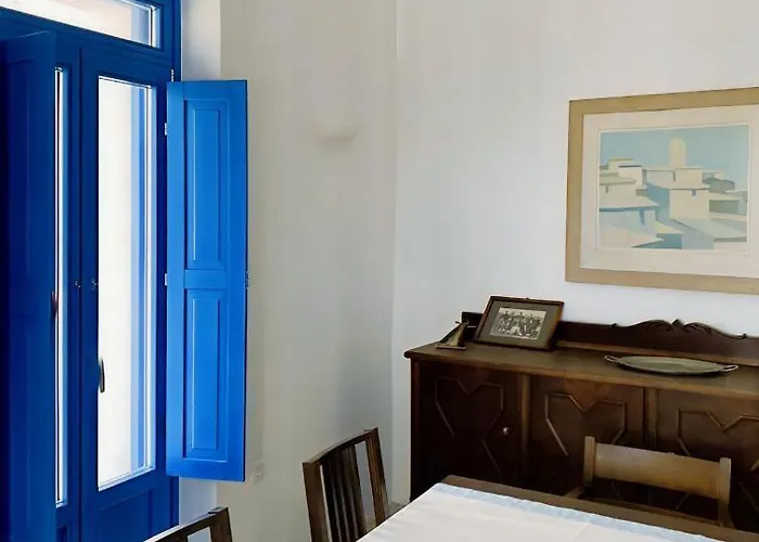 On The Beach, Sarpakis Tzamaria