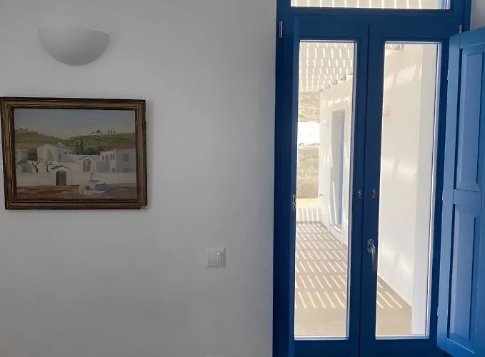 Villa On The Beach, Sarpakis