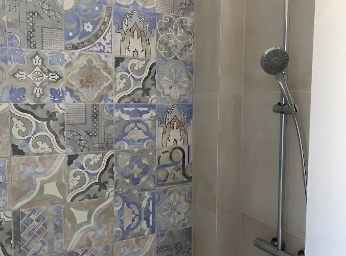 On The Beach, Sarpakis *