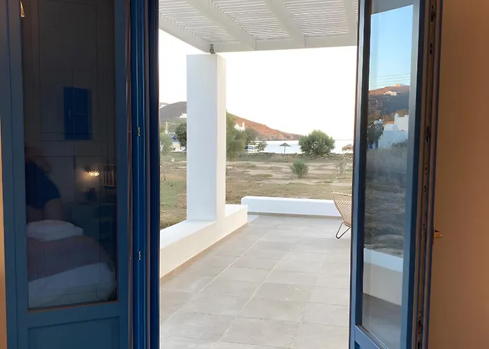 On The Beach, Sarpakis * Tzamaria