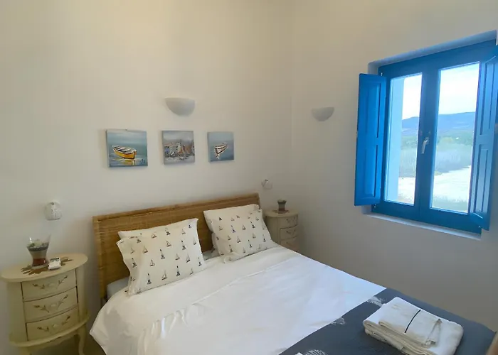 On The Beach, Sarpakis