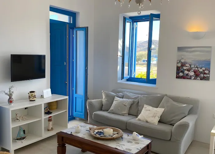 On The Beach, Sarpakis Tzamaria